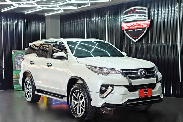 TOYOTA FORTUNER [ 2.4 V ] AT ปี 2017 จด2018